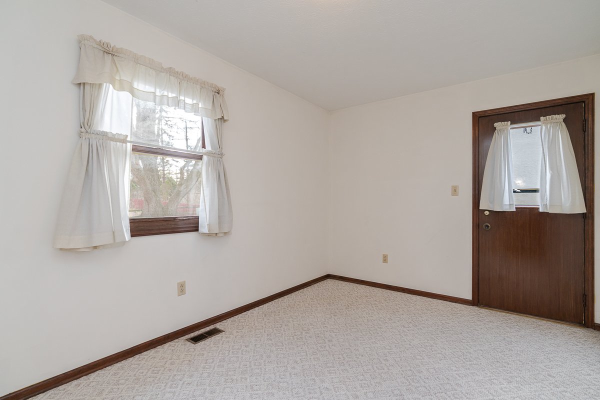 1685 Beckett Ave.-11