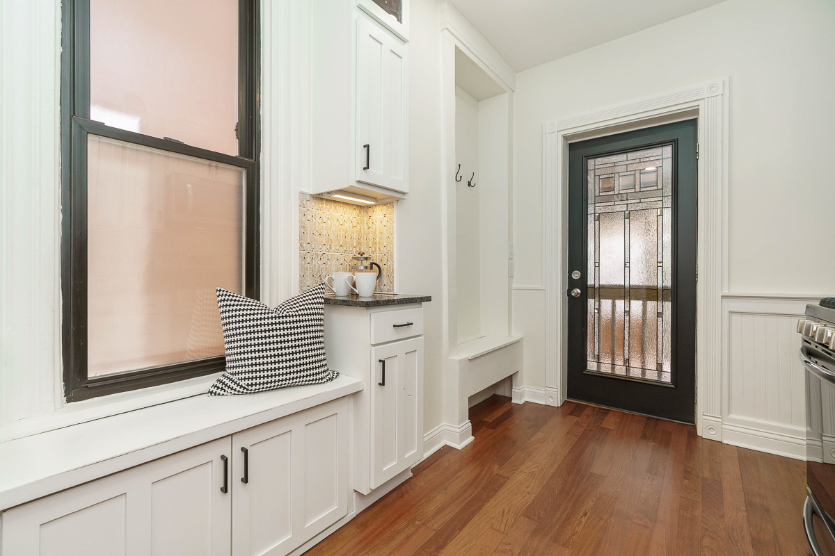 183 e First Ave-17