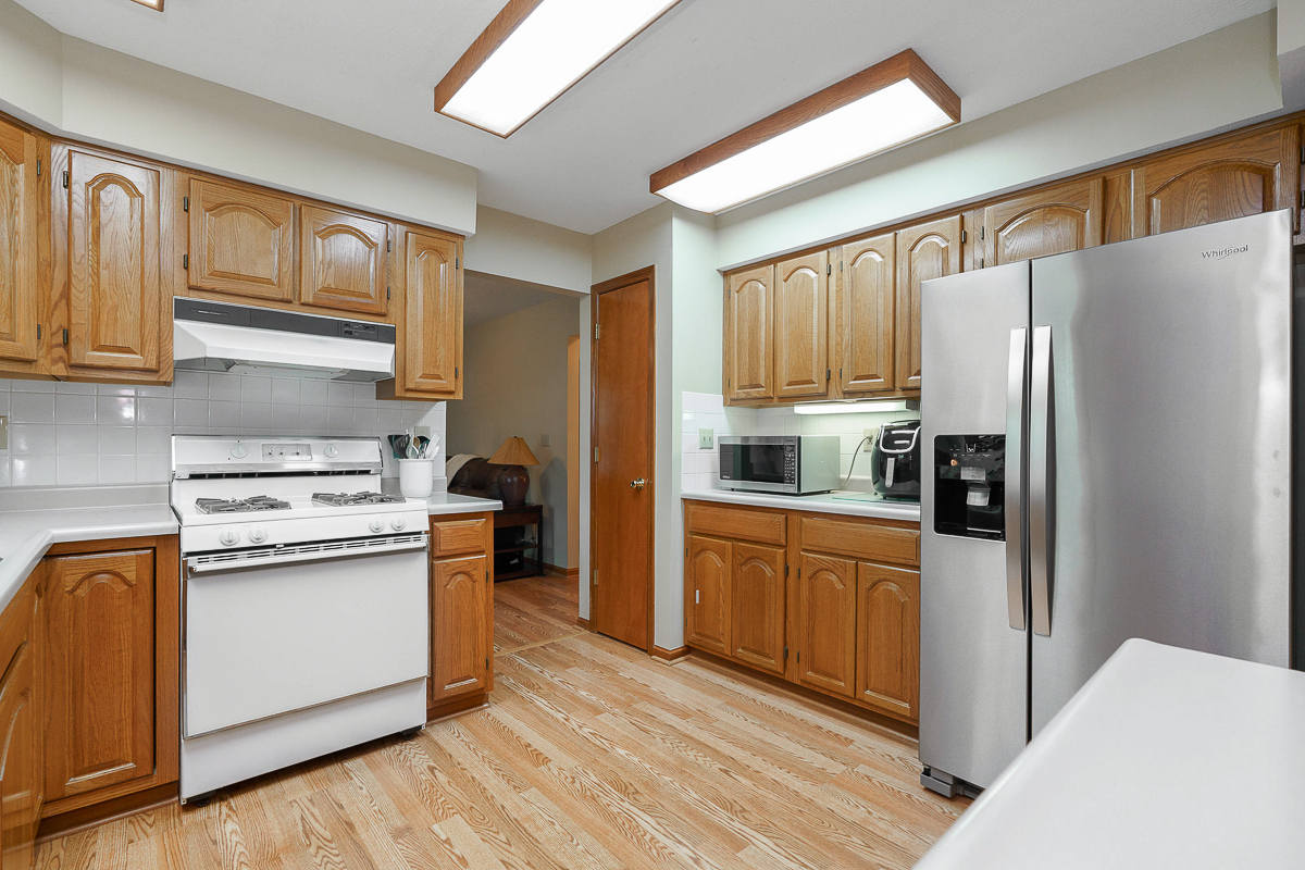190 E Hocking St-18