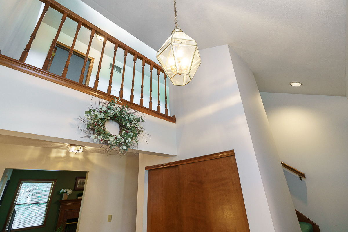 190 E Hocking St-29