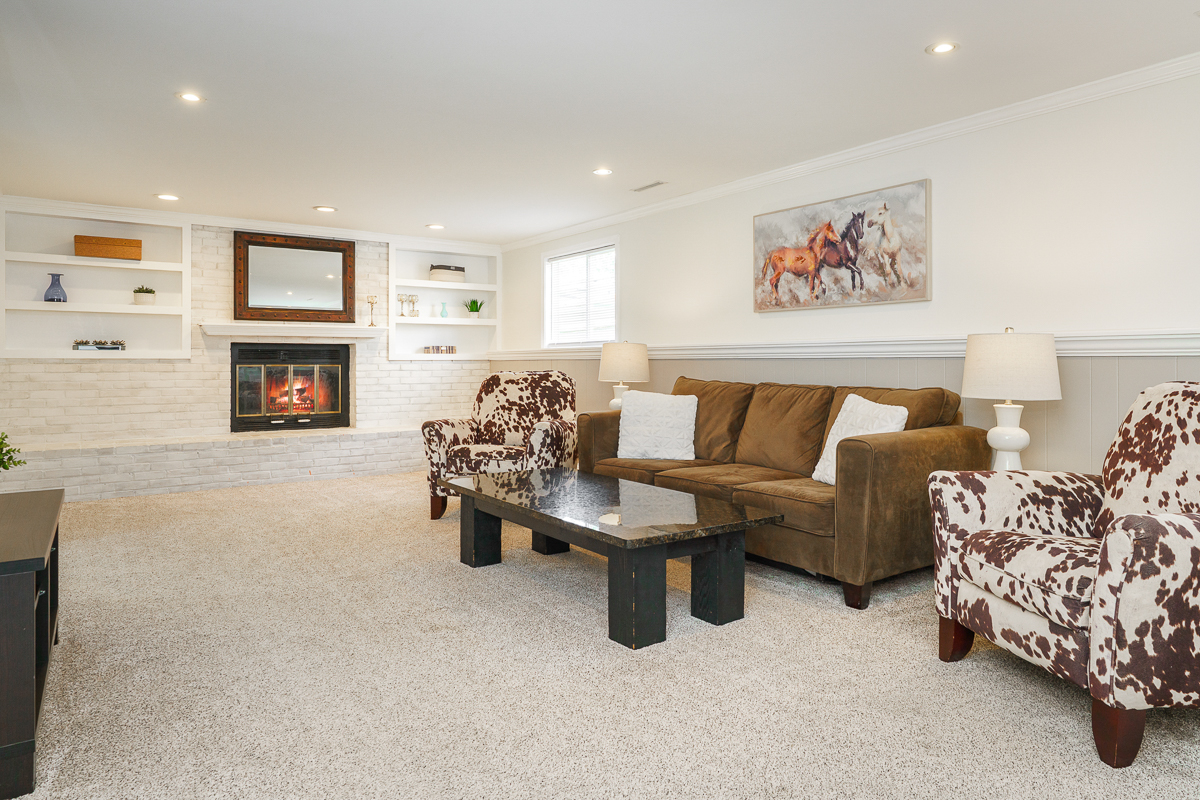2053 Brofford Dr-10