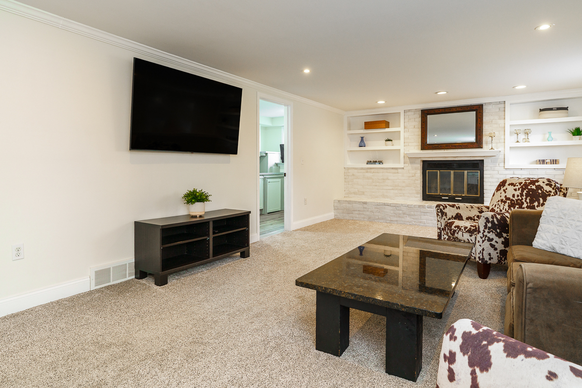 2053 Brofford Dr-14
