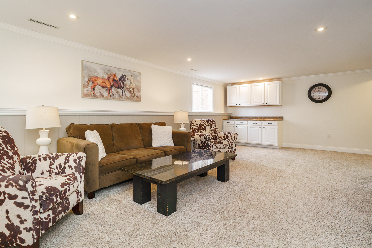 2053 Brofford Dr-16