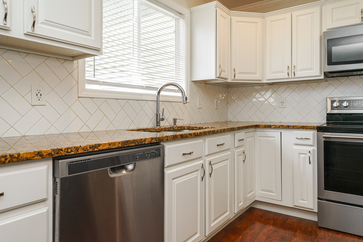 2053 Brofford Dr-26
