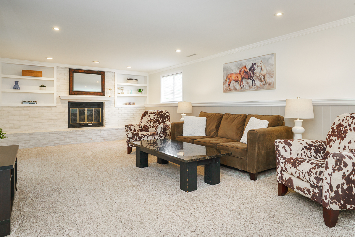 2053 Brofford Dr-9
