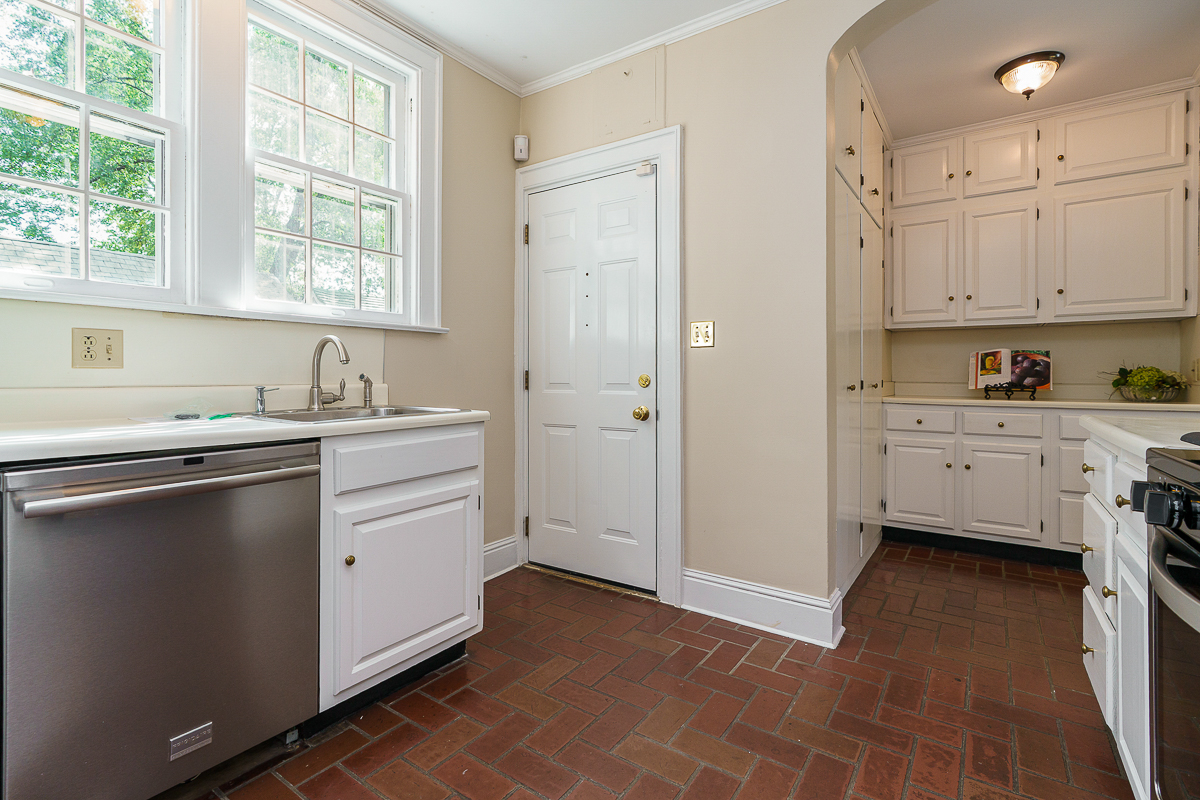 2201 Bryden Rd-30