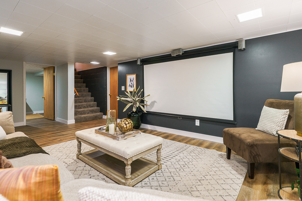 221 Deland Ave-12