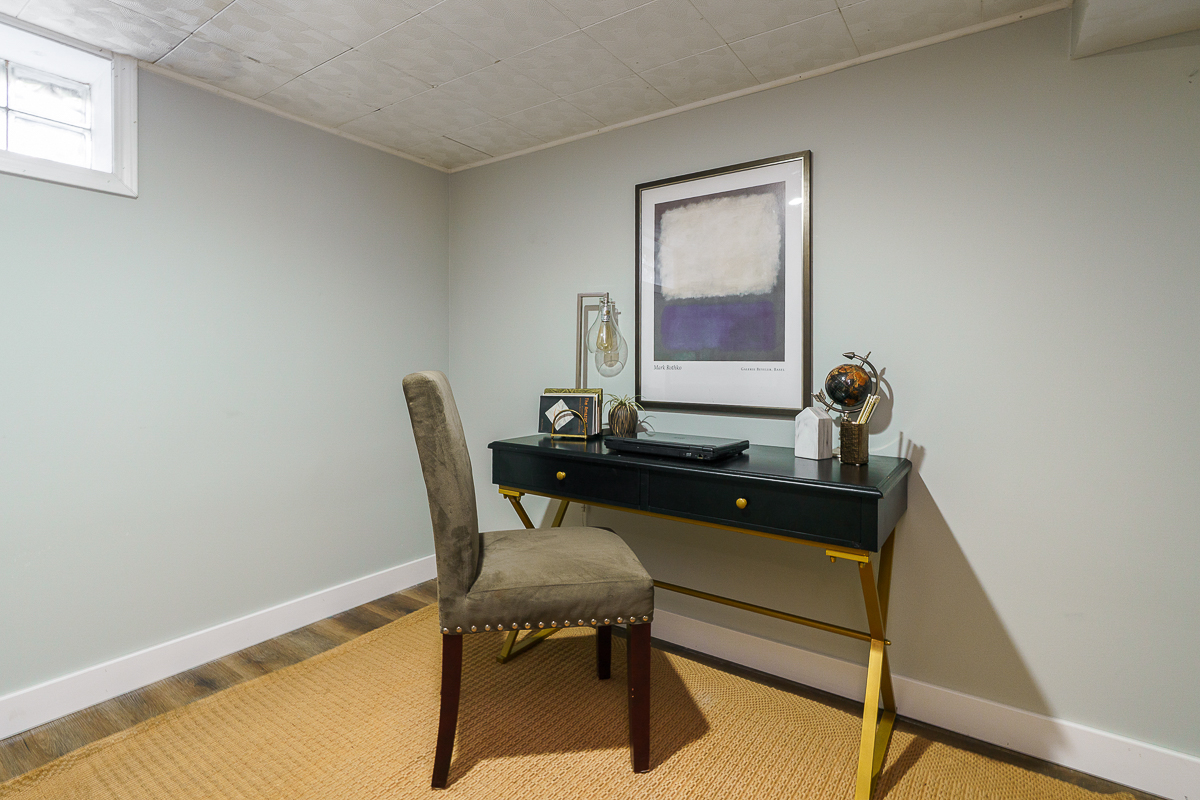 221 Deland Ave-14