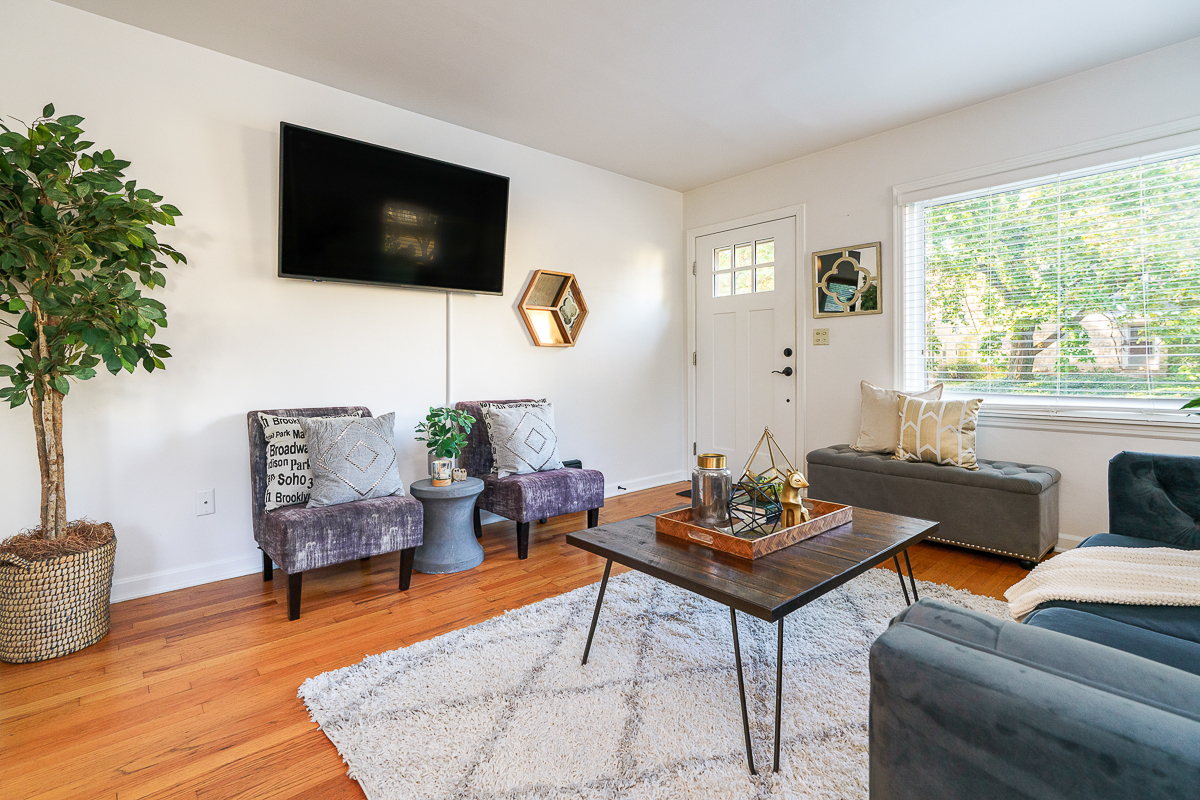 221 Deland Ave-19