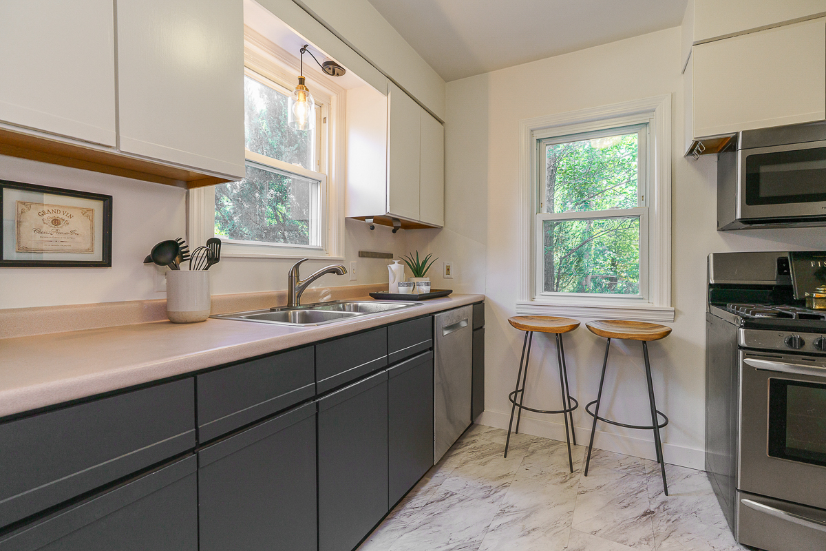 221 Deland Ave-23