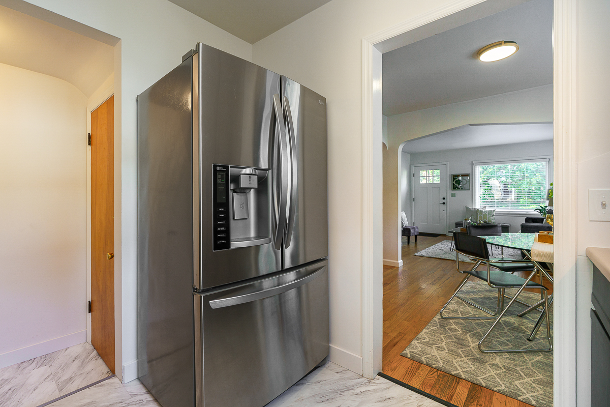 221 Deland Ave-25