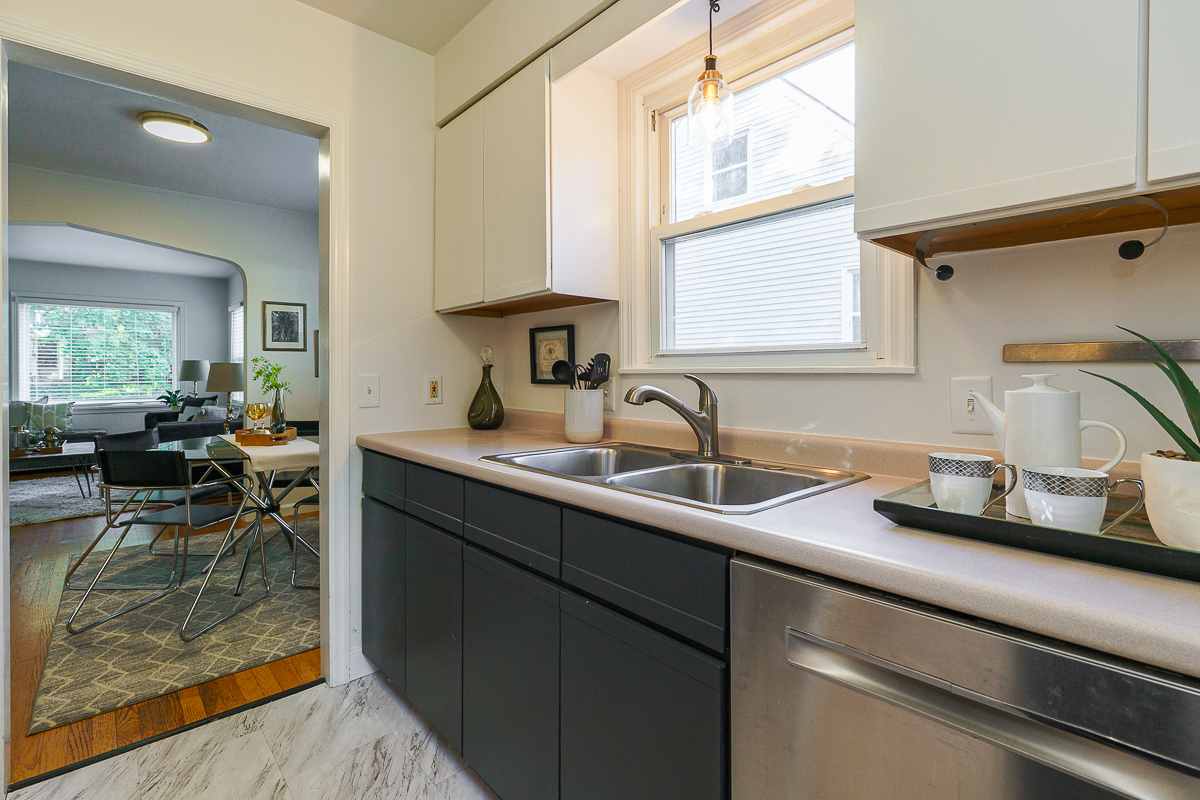 221 Deland Ave-26