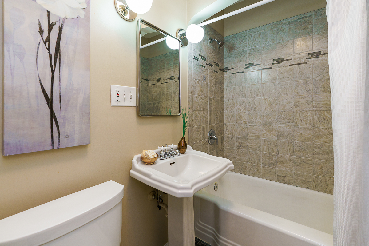 221 Deland Ave-29