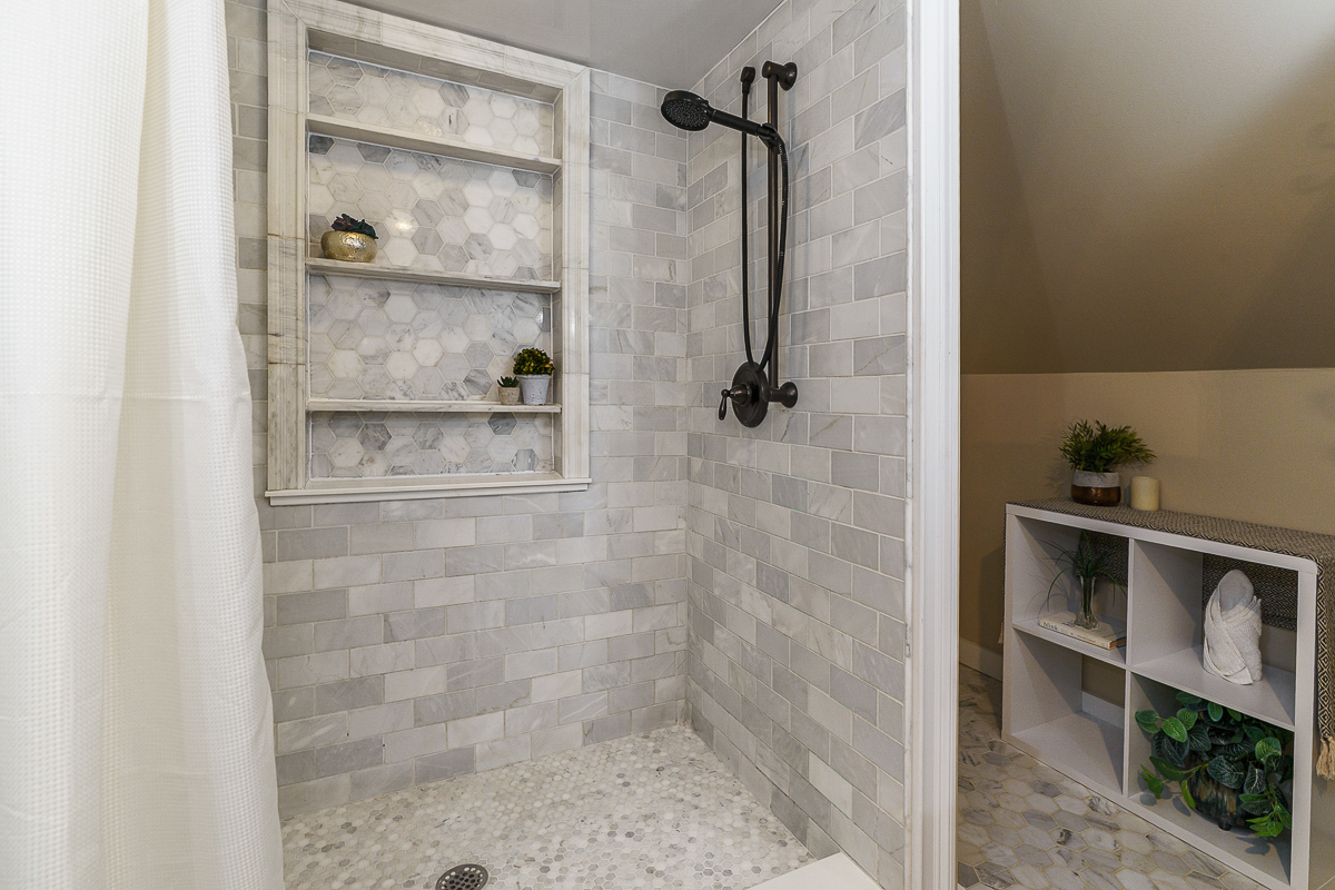 221 Deland Ave-39
