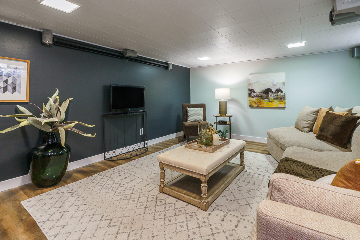 221 Deland Ave-9