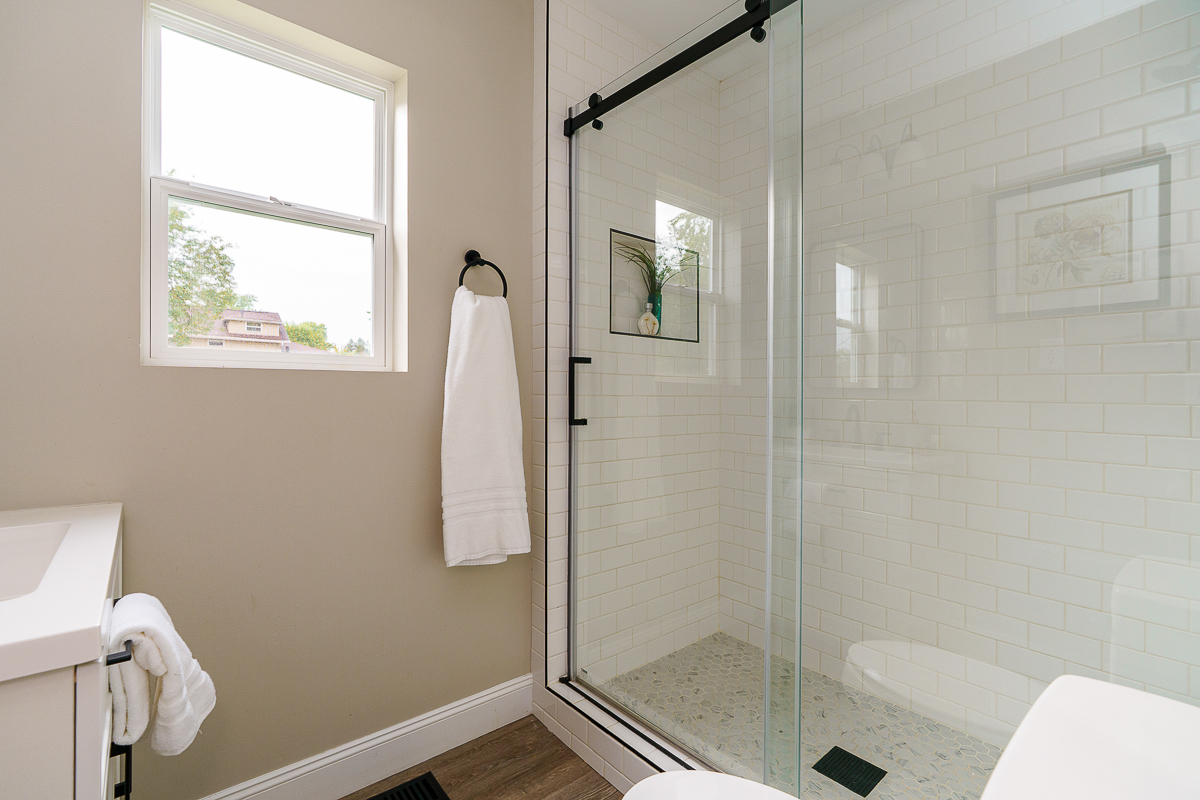 2220 Sale Rd-25