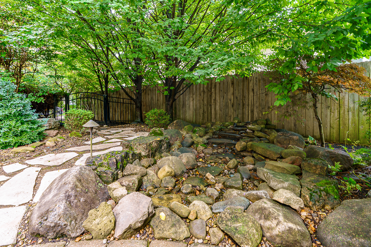 2356 Sherwood Rd-15