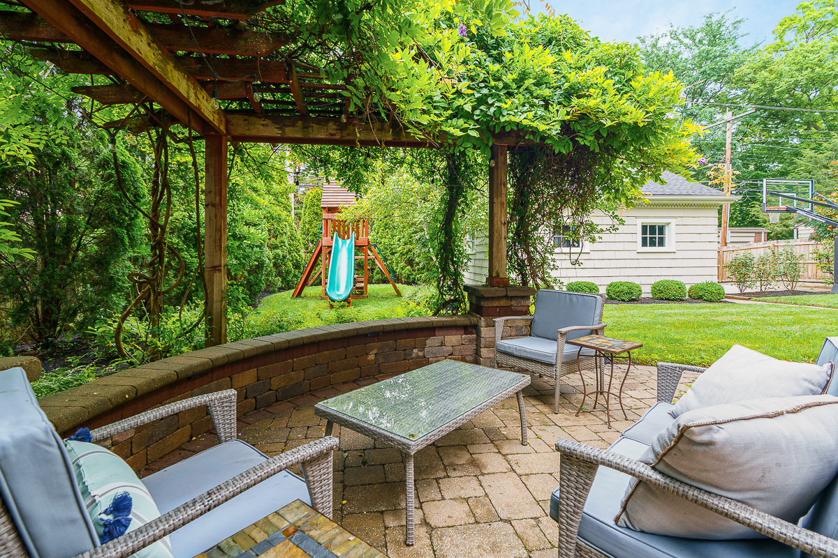 2356 Sherwood Rd-16