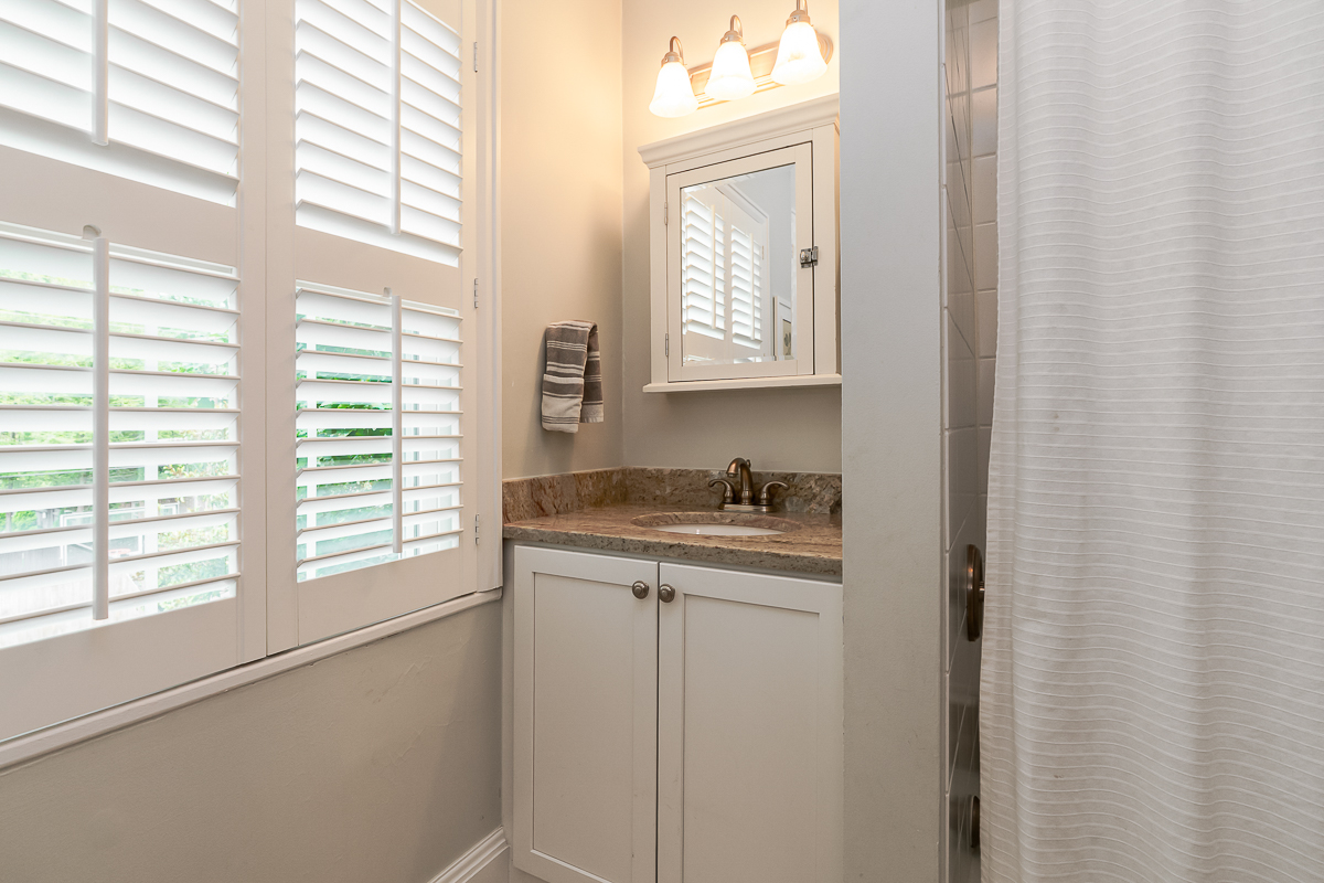 2356 Sherwood Rd-49
