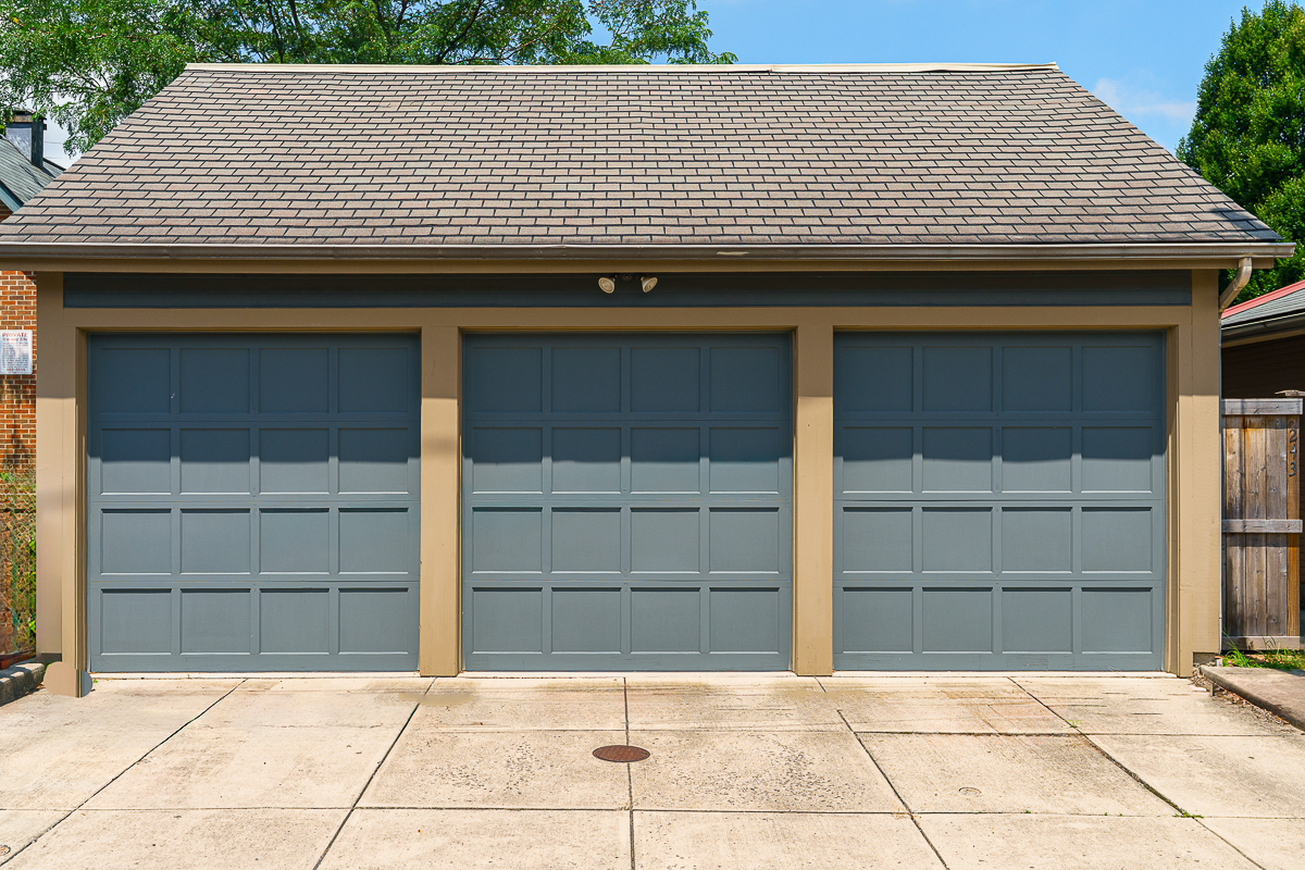 243 E Whittier St-5