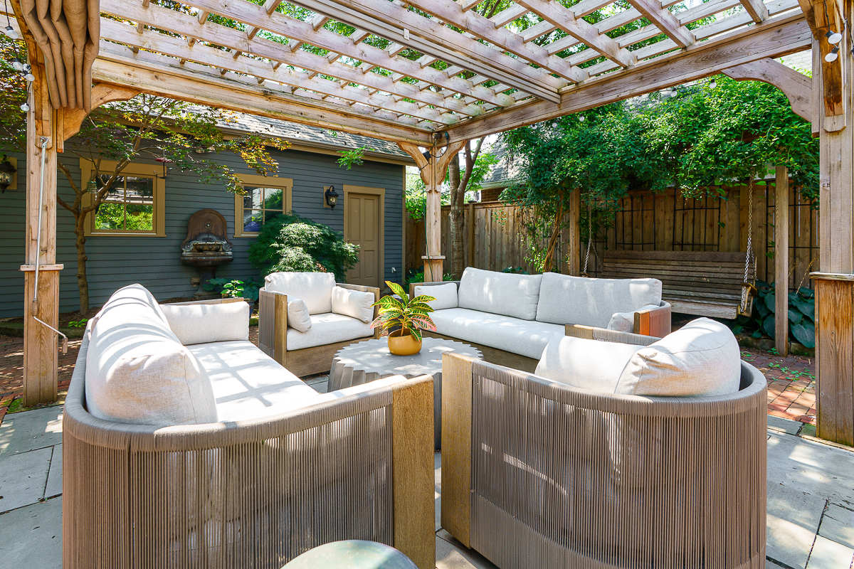 243 E Whittier St-6
