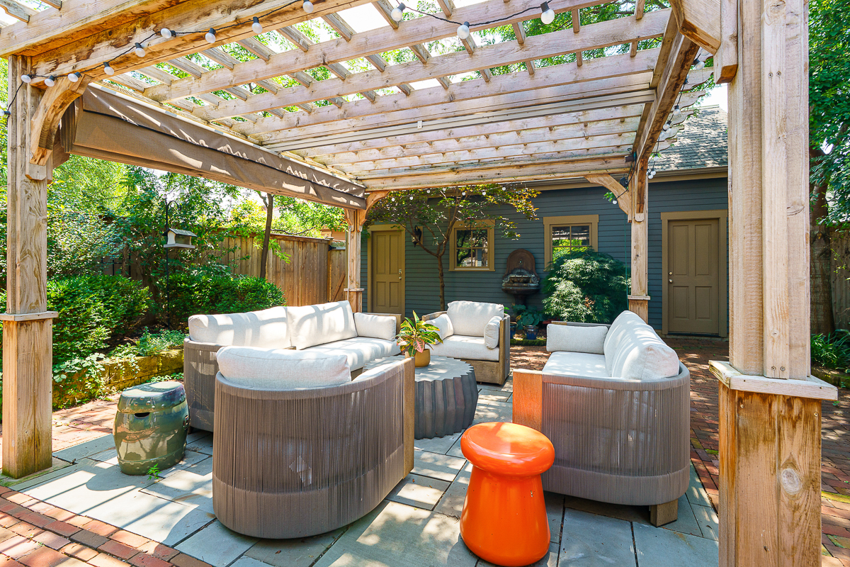 243 E Whittier St-7