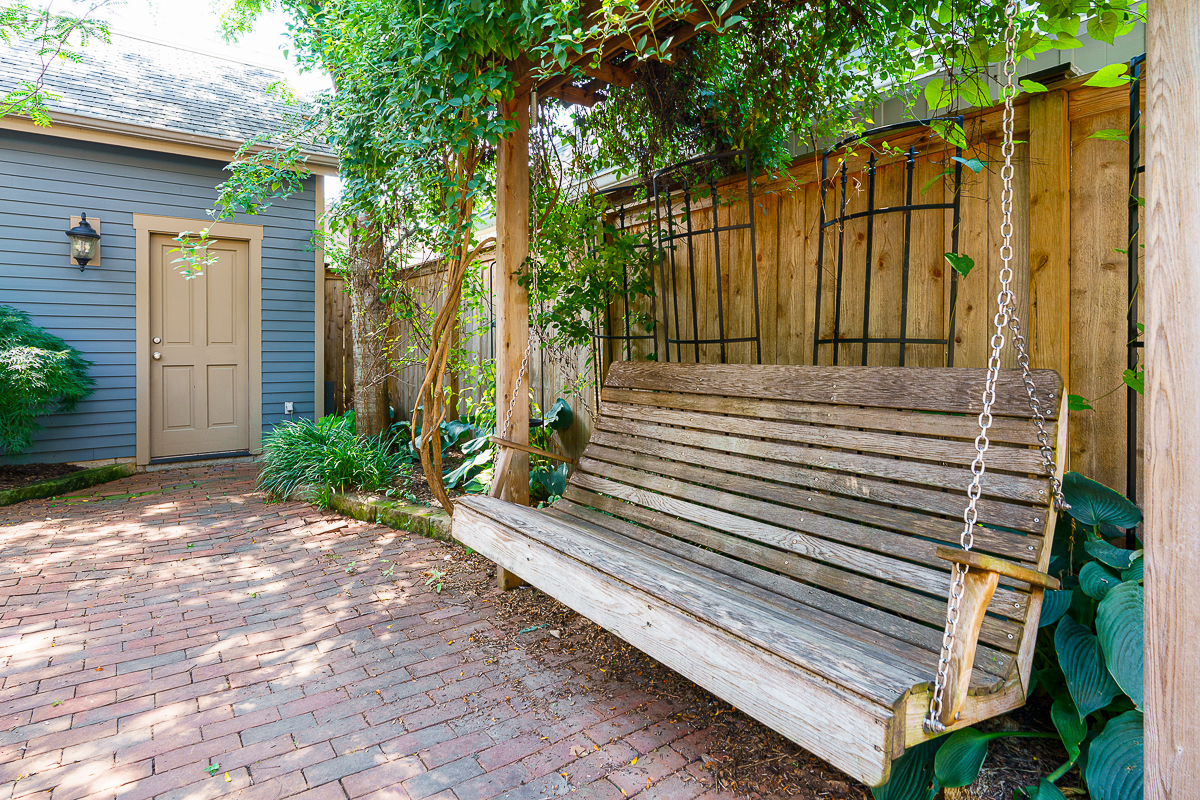 243 E Whittier St-8