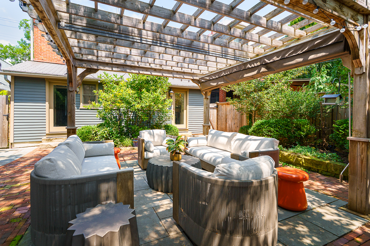 243 E Whittier St-9