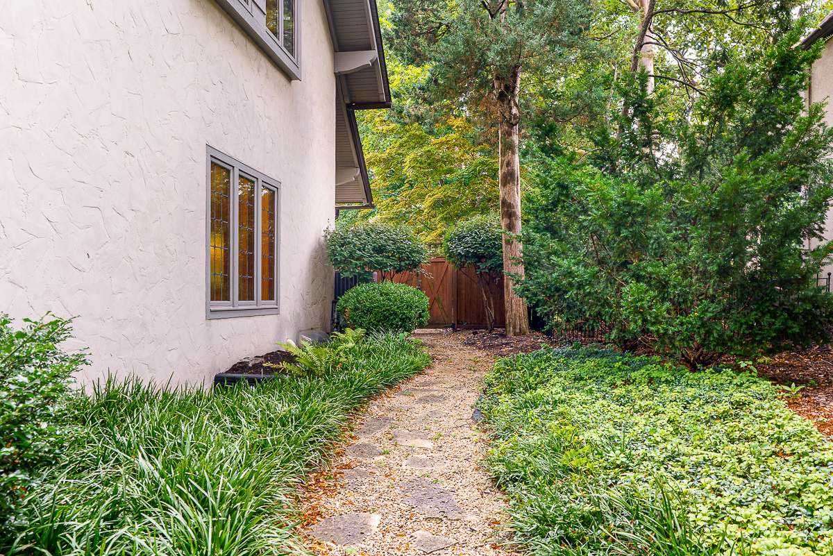 2484 Danvers Ct-20