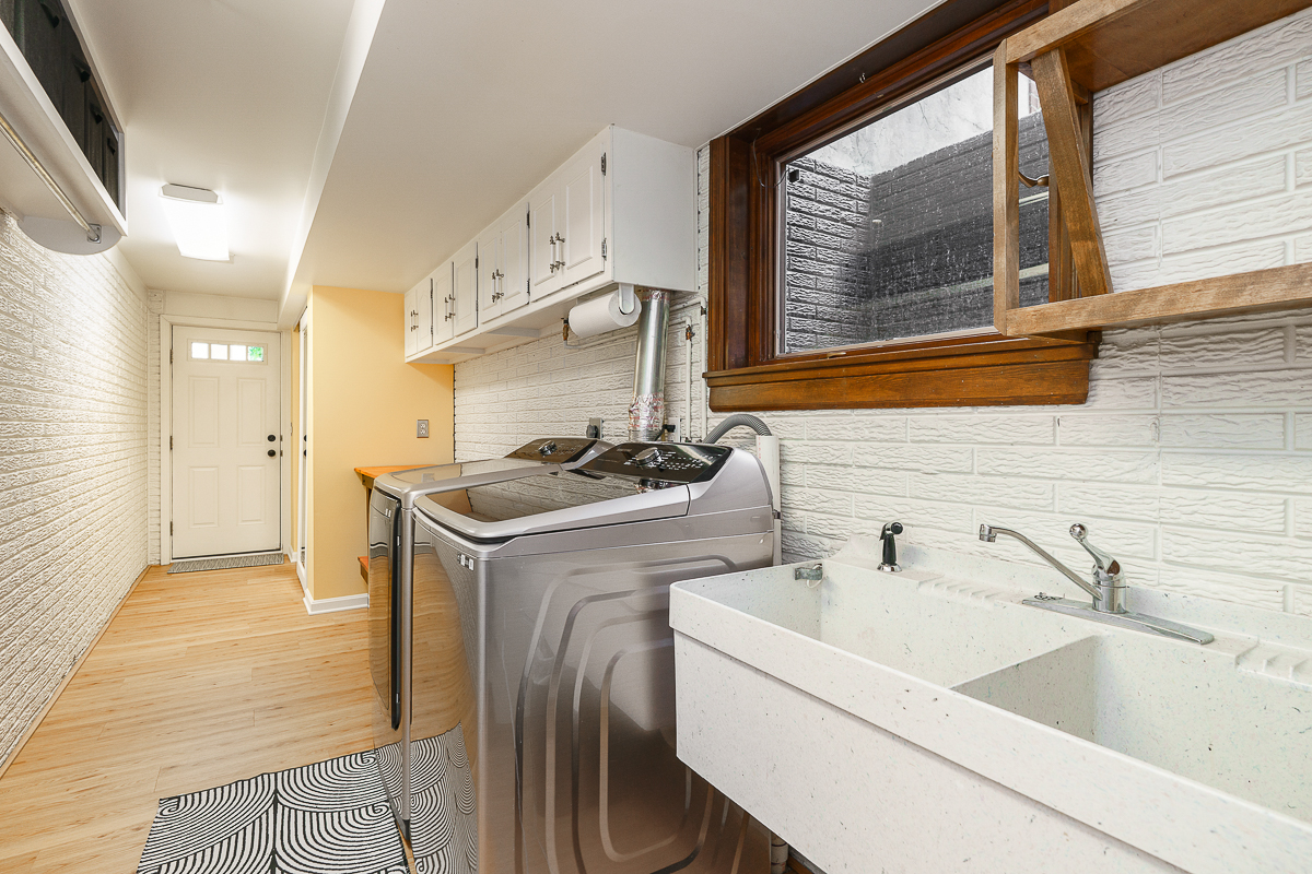 2484 Danvers Ct-33