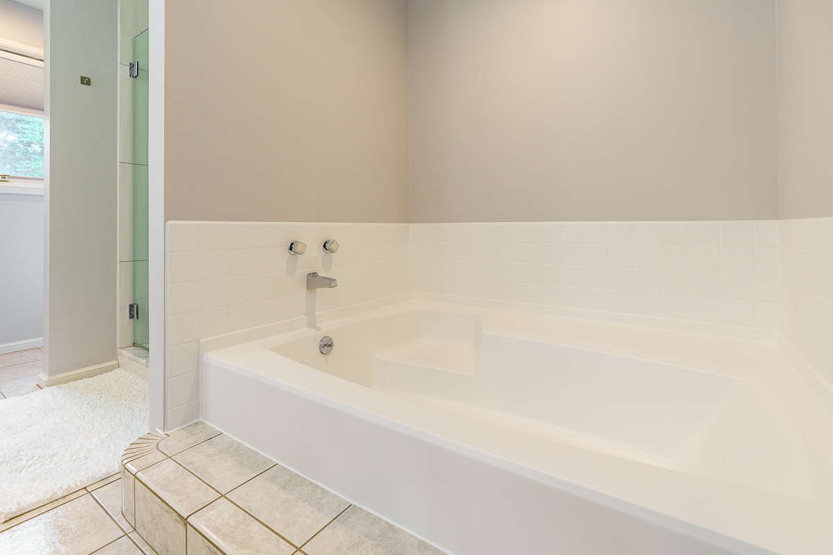 2484 Danvers Ct-77
