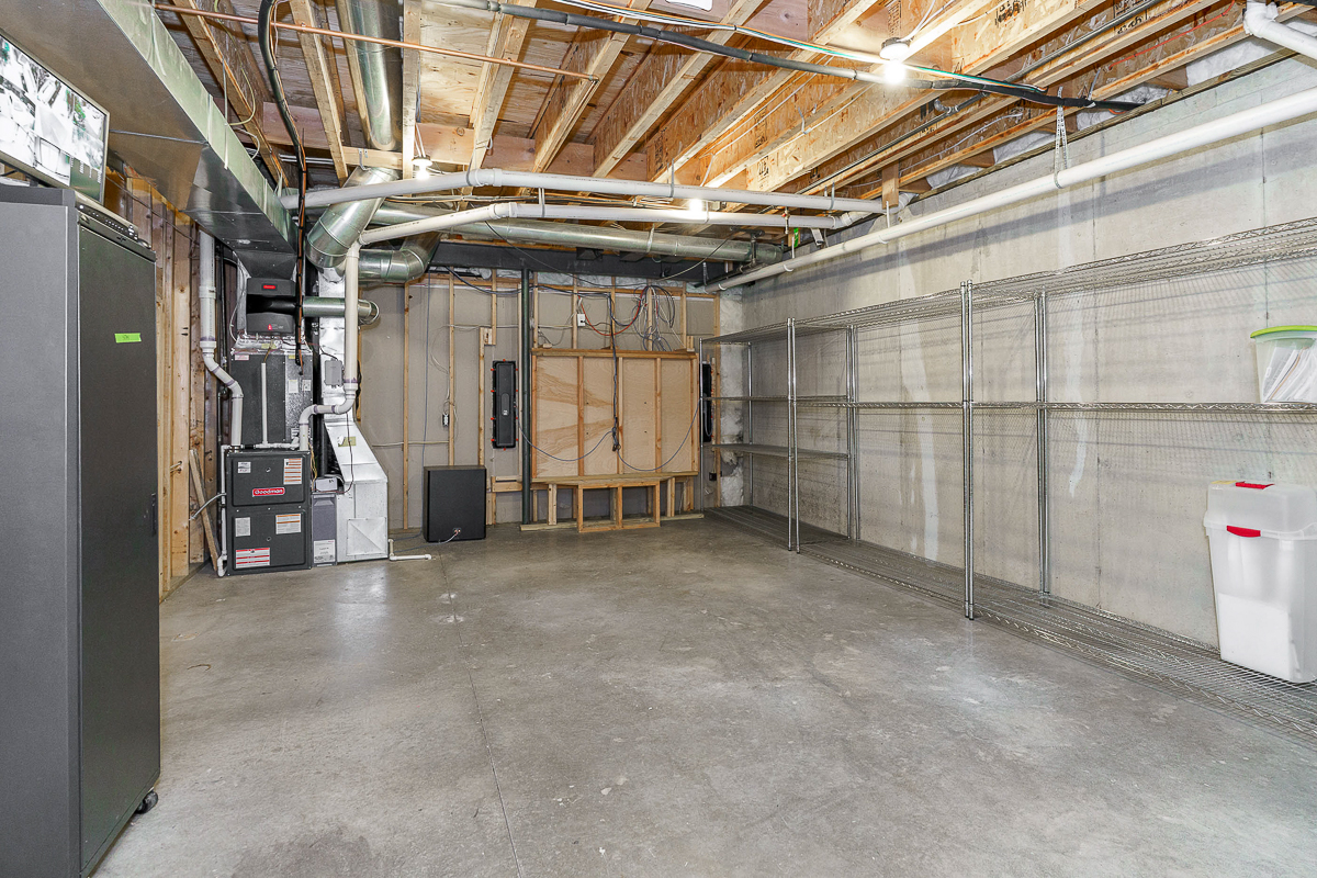 252 E Beck St-10