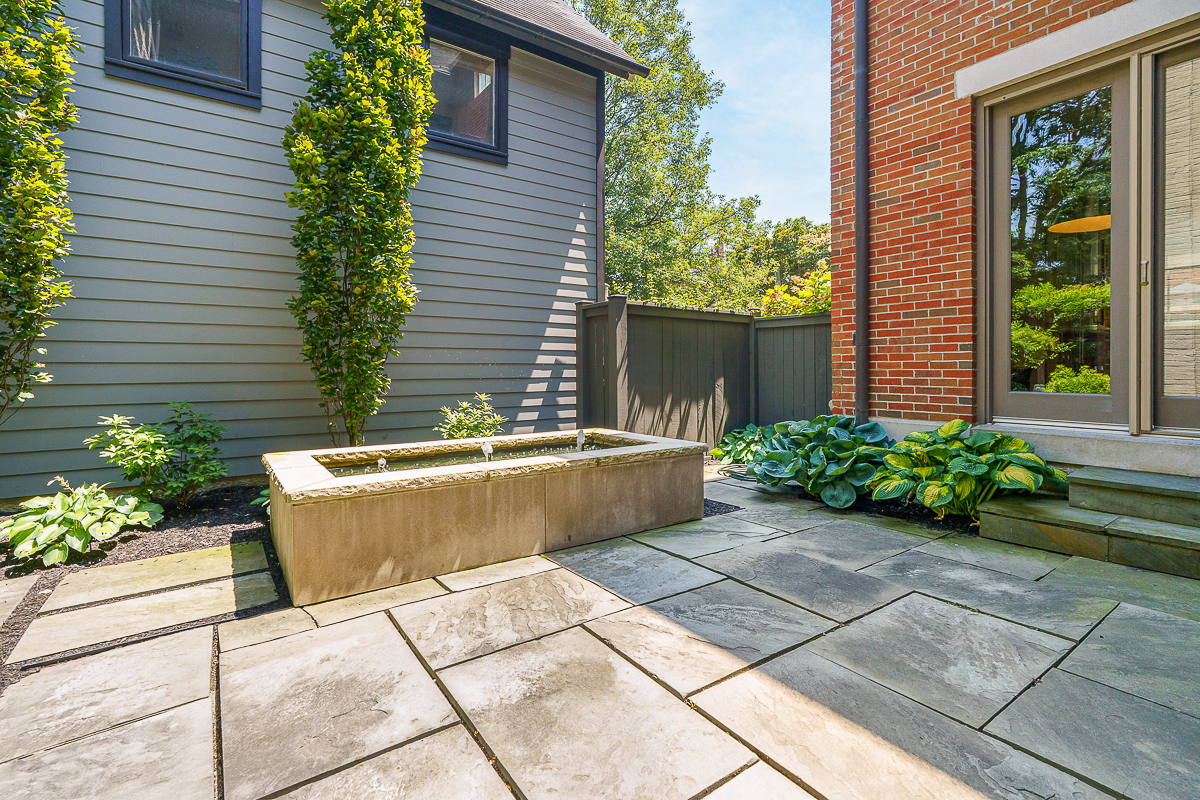 252 E Beck St-24