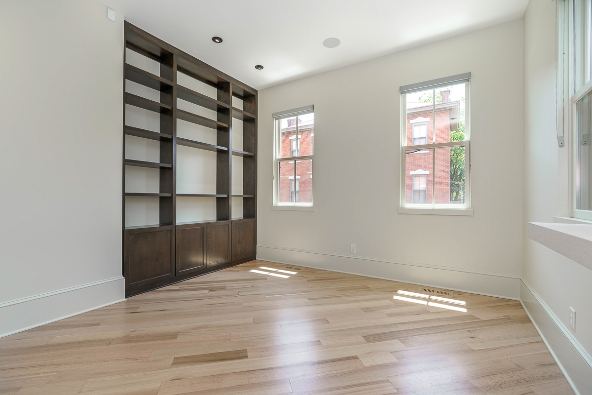 252 E Beck St-32