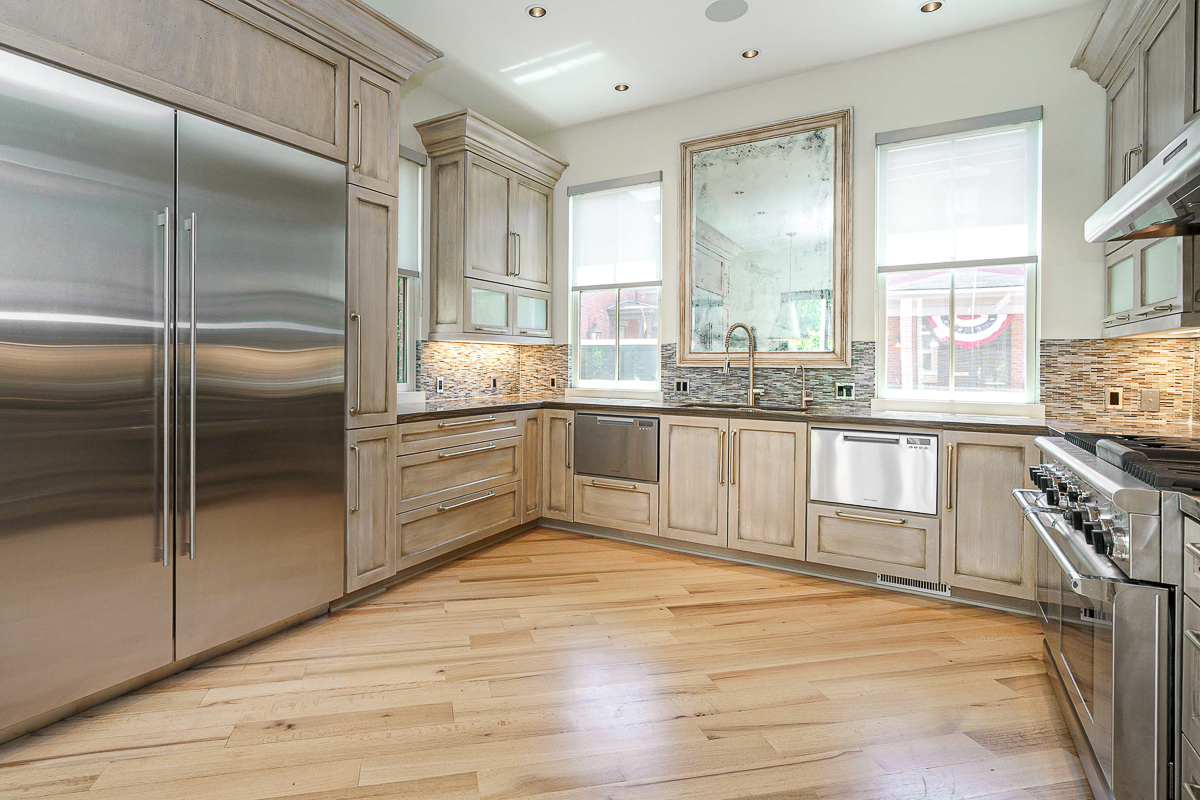 252 E Beck St-34