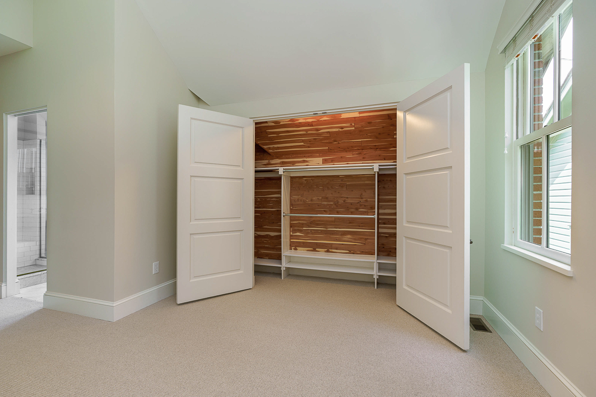252 E Beck St-50