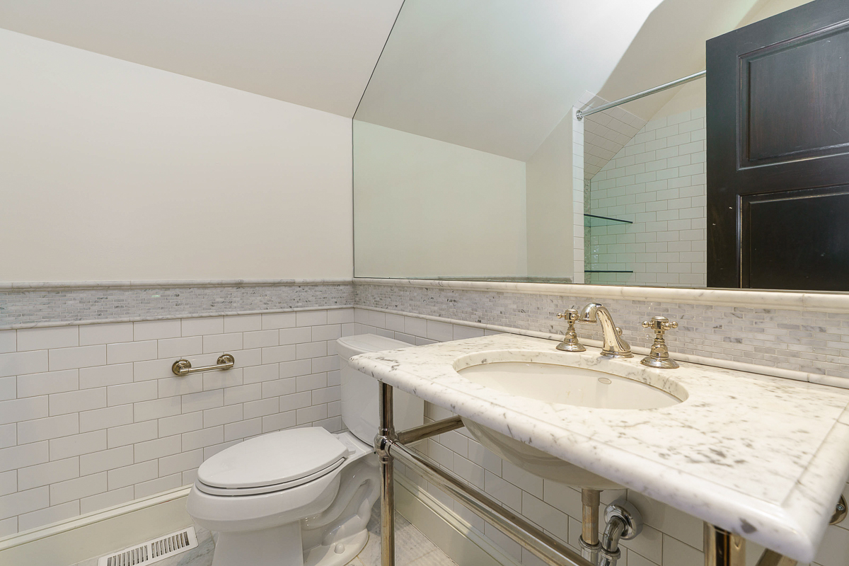 252 E Beck St-54