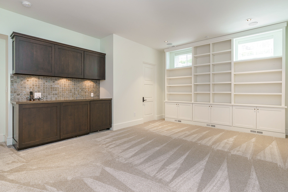252 E Beck St-8