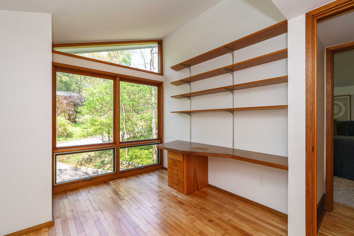 265 Erie Rd-50