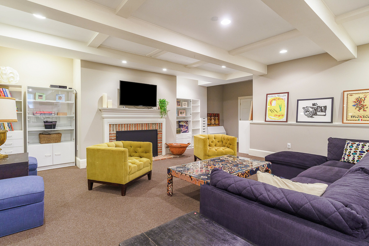 271 N Columbia Ave -35