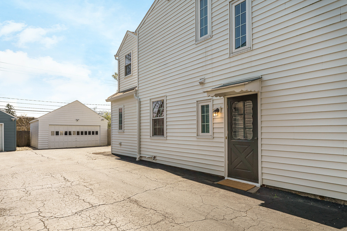 2737 Sherwood Ave-5
