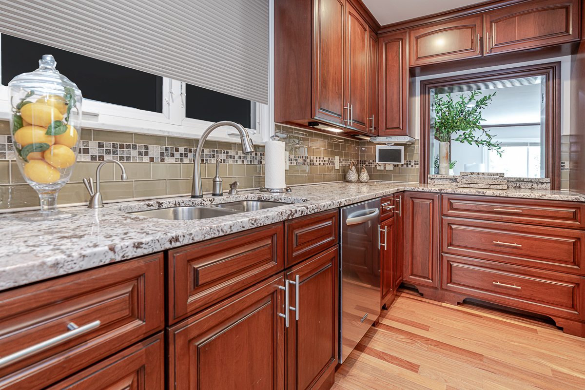 2738 e Broad St-28