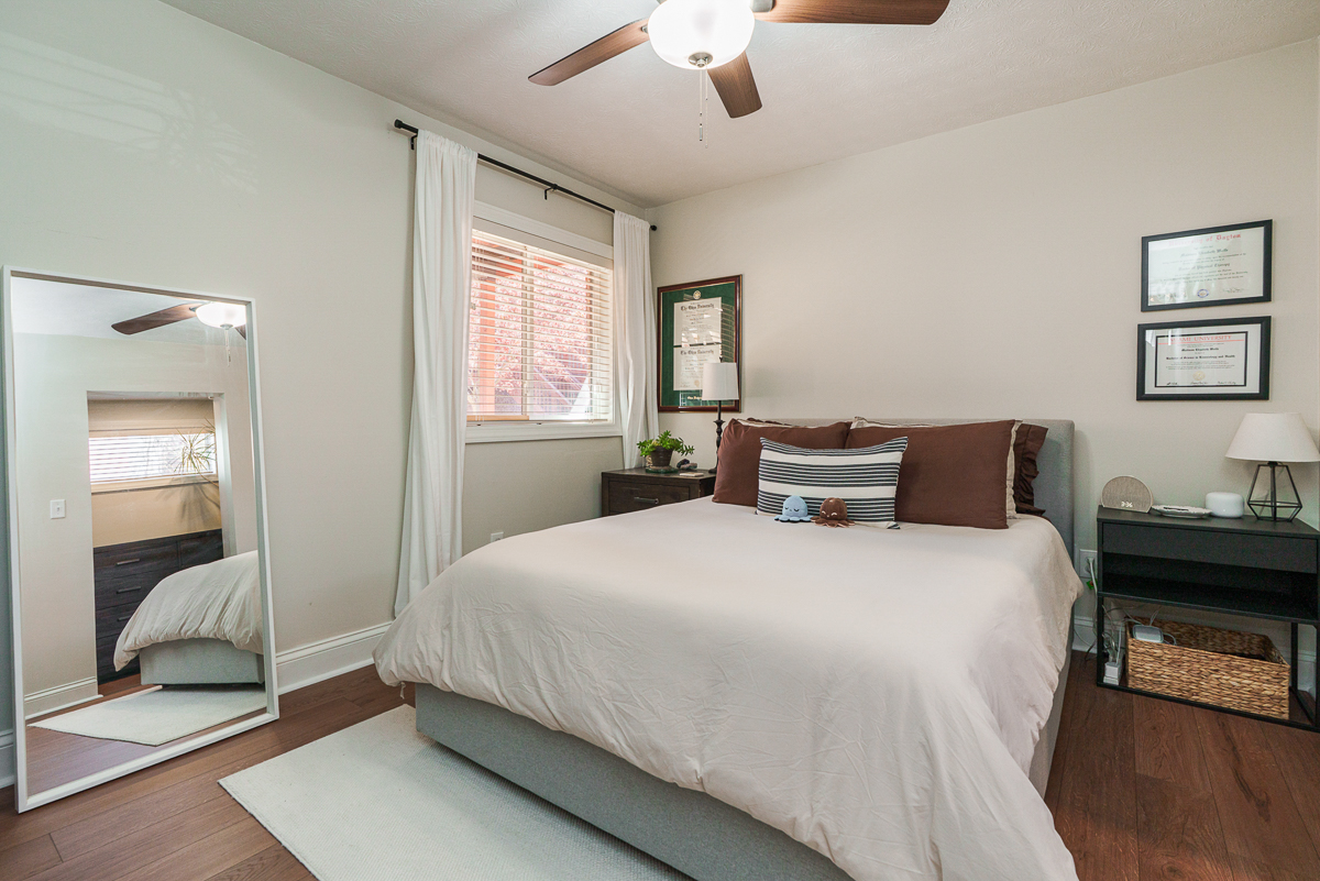 285 Lear St-23