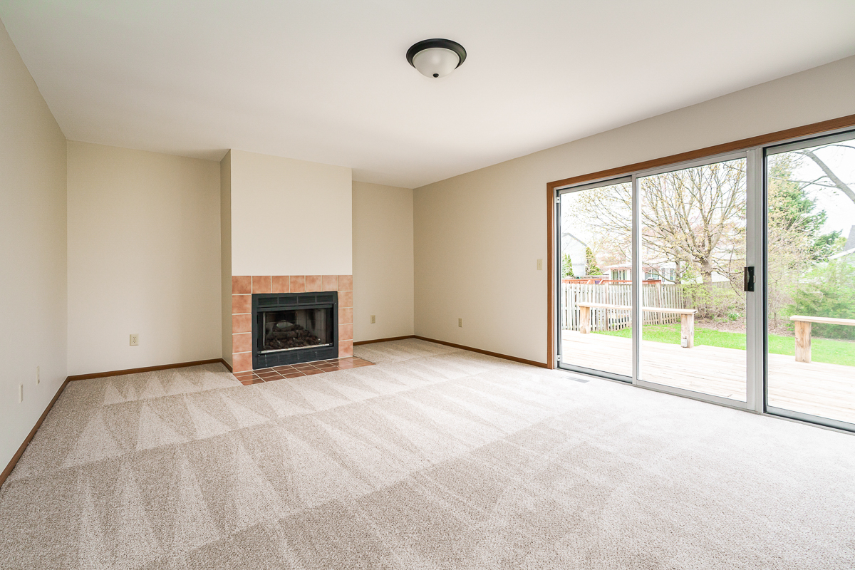 2892 Phoenix ave -9