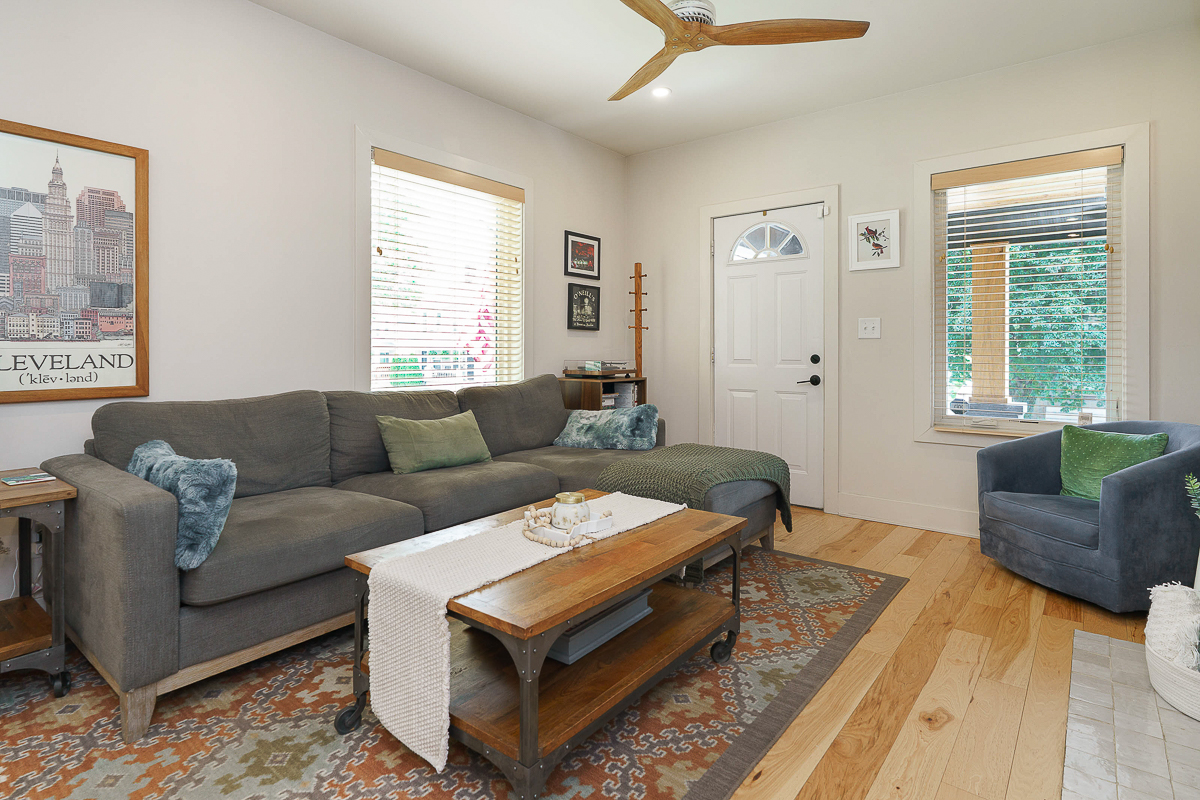 298 e Welch Ave-18