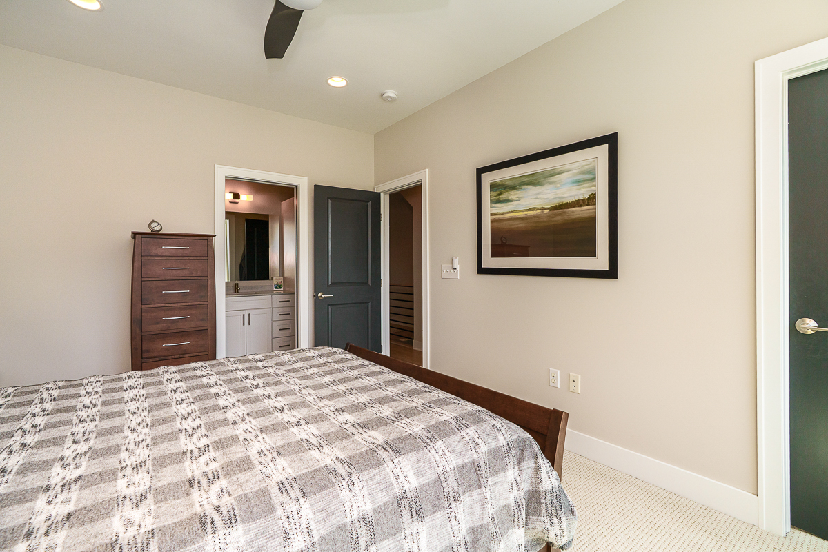 309 Auden Ave-38