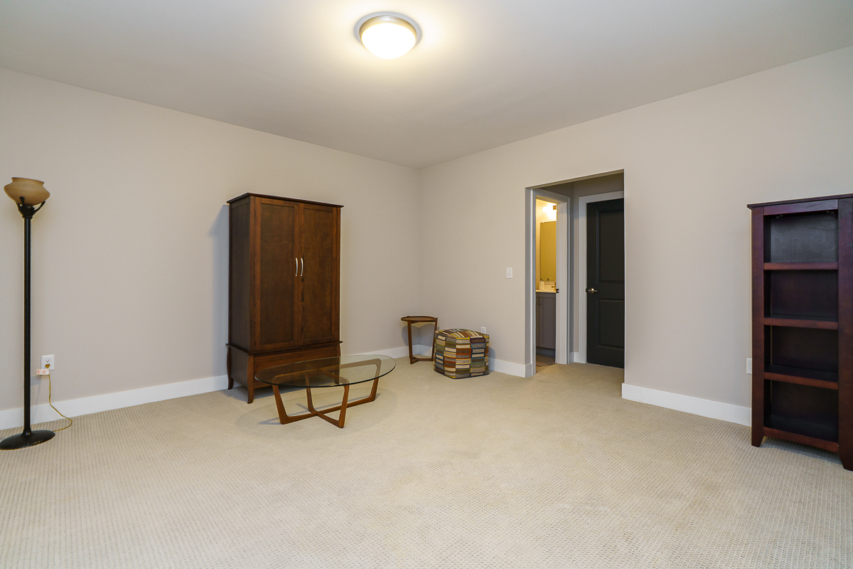309 Auden Ave-7