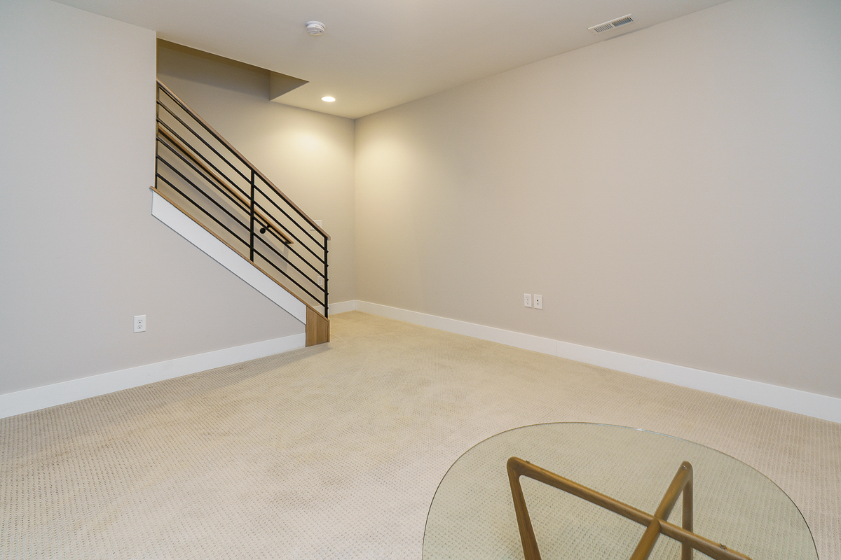 309 Auden Ave-8