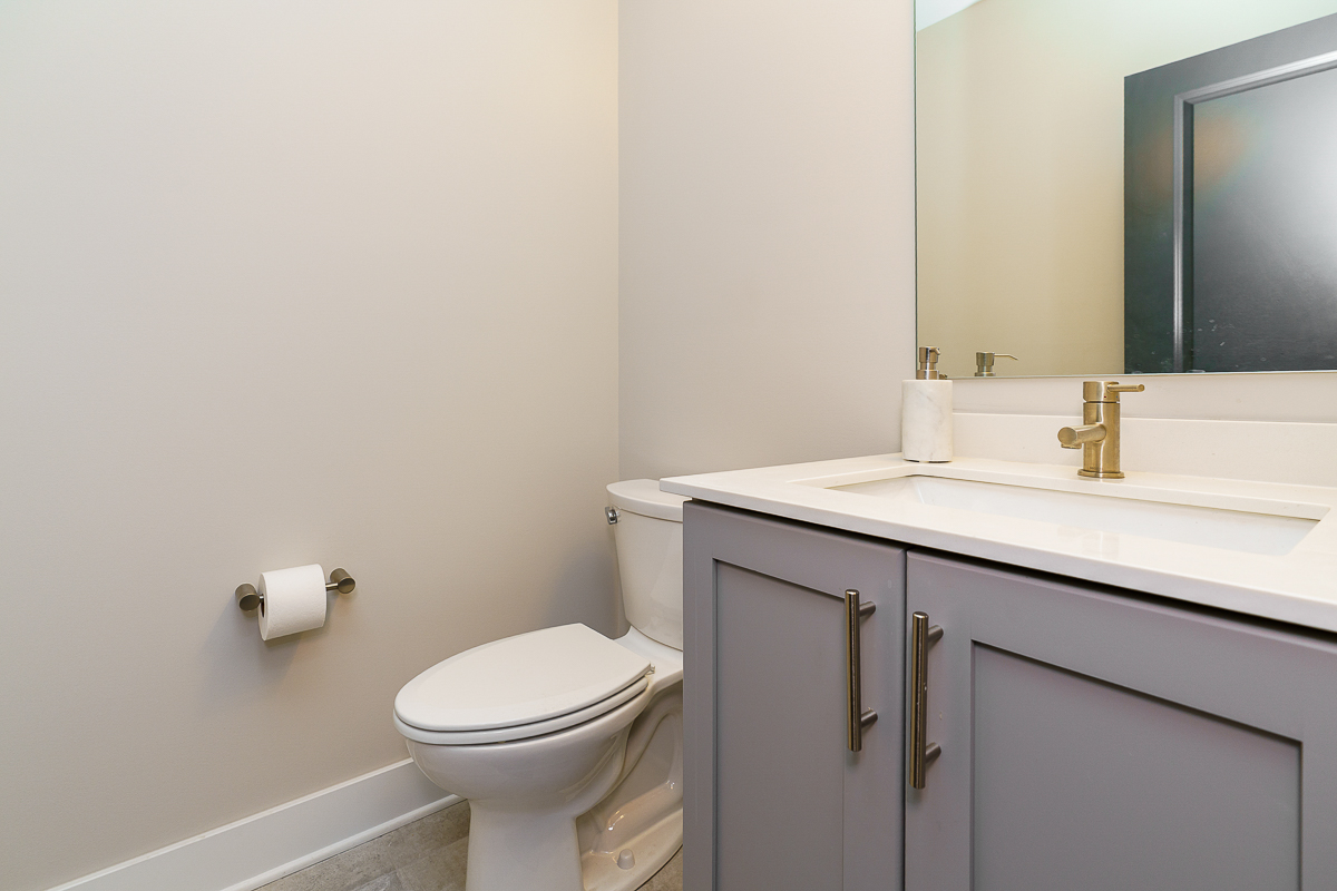 309 Auden Ave-9