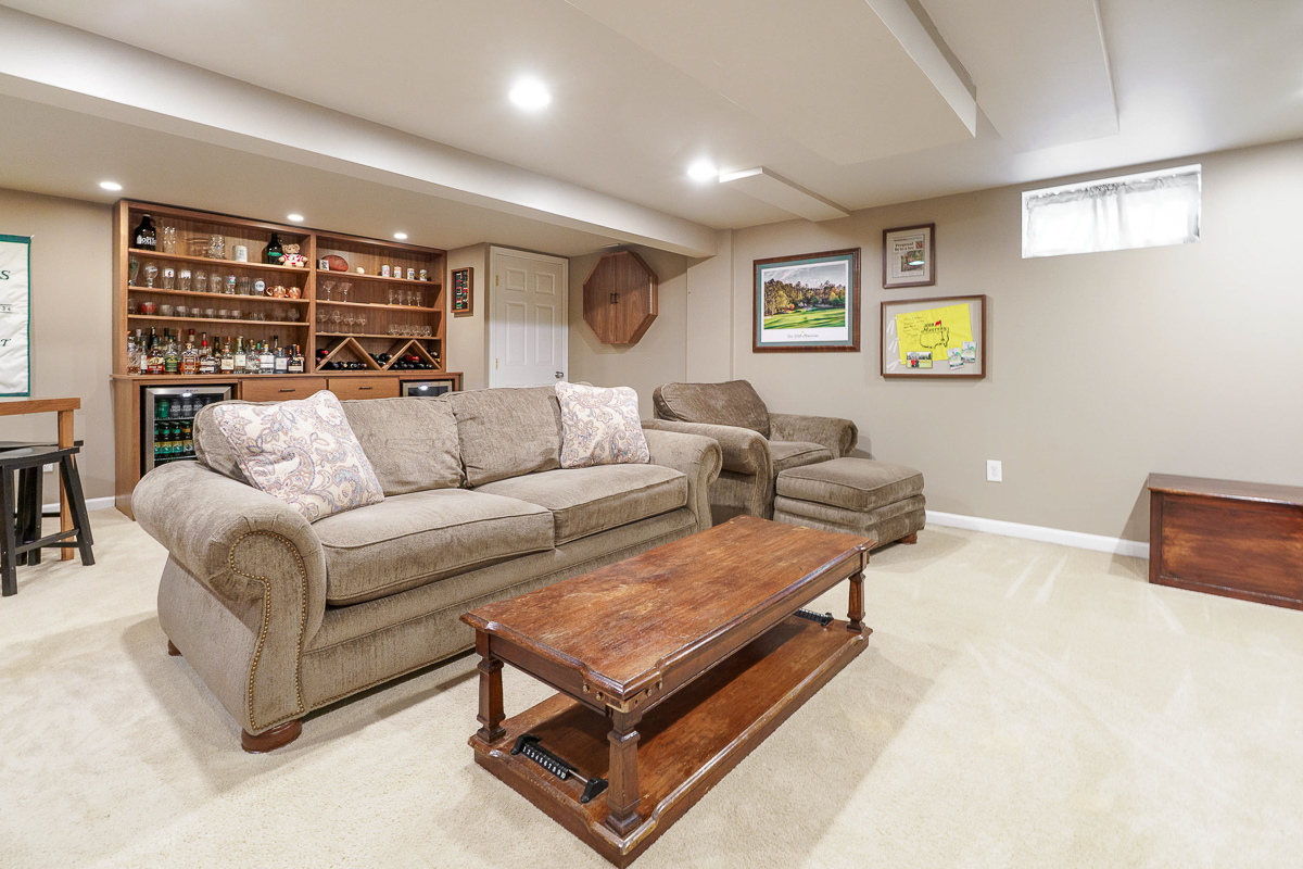 3265 Longspur Dr-18